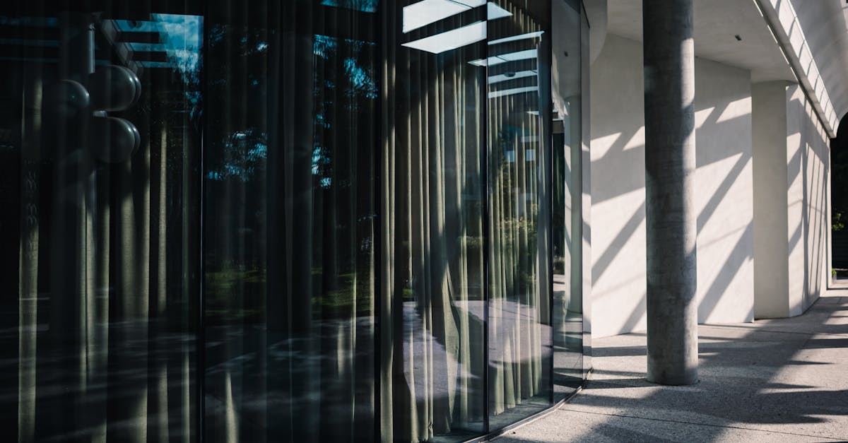 How Glare-Reduction Window Tinting Improves Visual Clarity